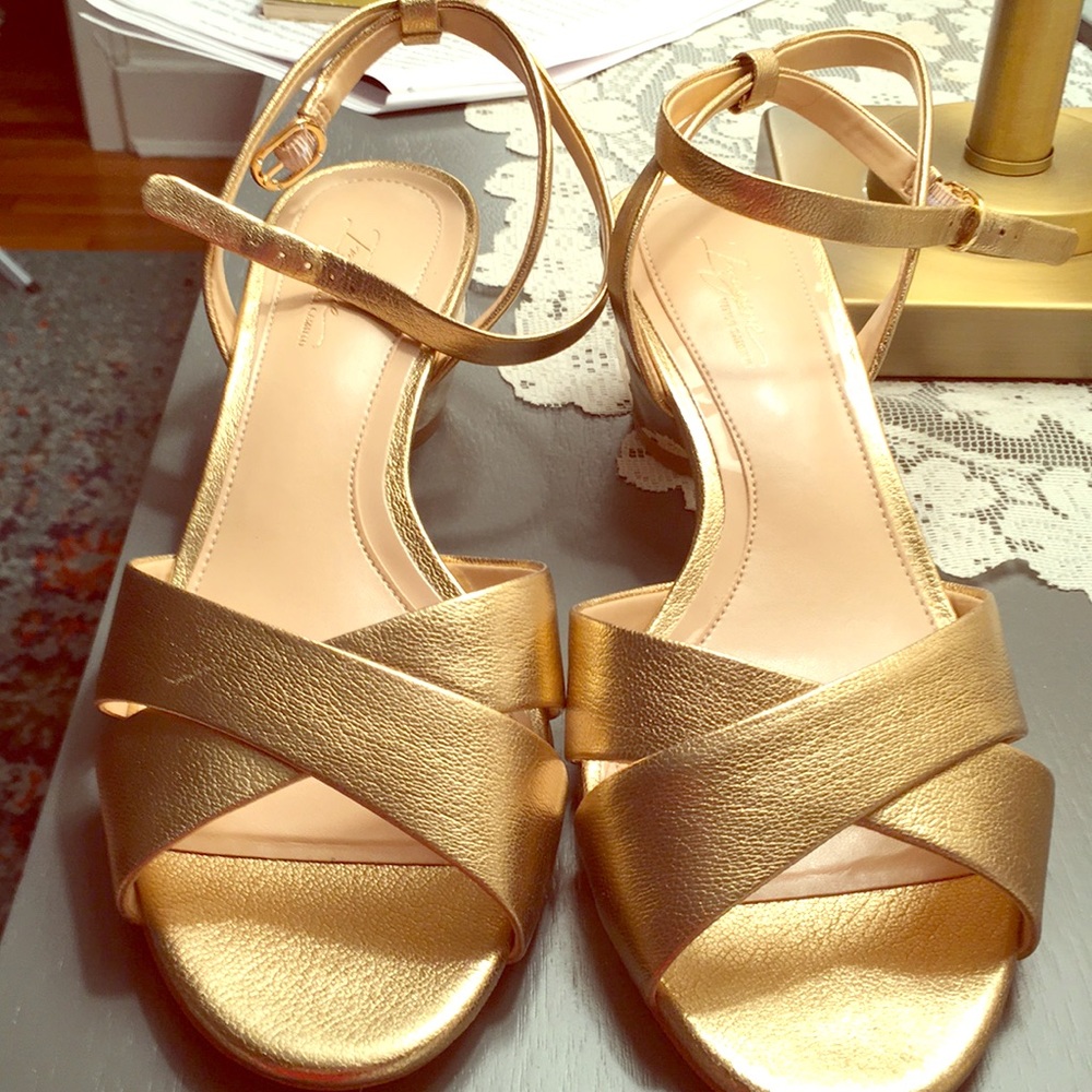 Vince Camuto Gold Shoes. Brand New